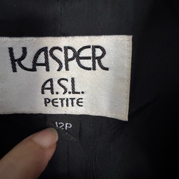 Kasper vintage Plaid Red and Green Women's Jacket. Ptp 20” lenght 22.5” … - Picture 5 of 9